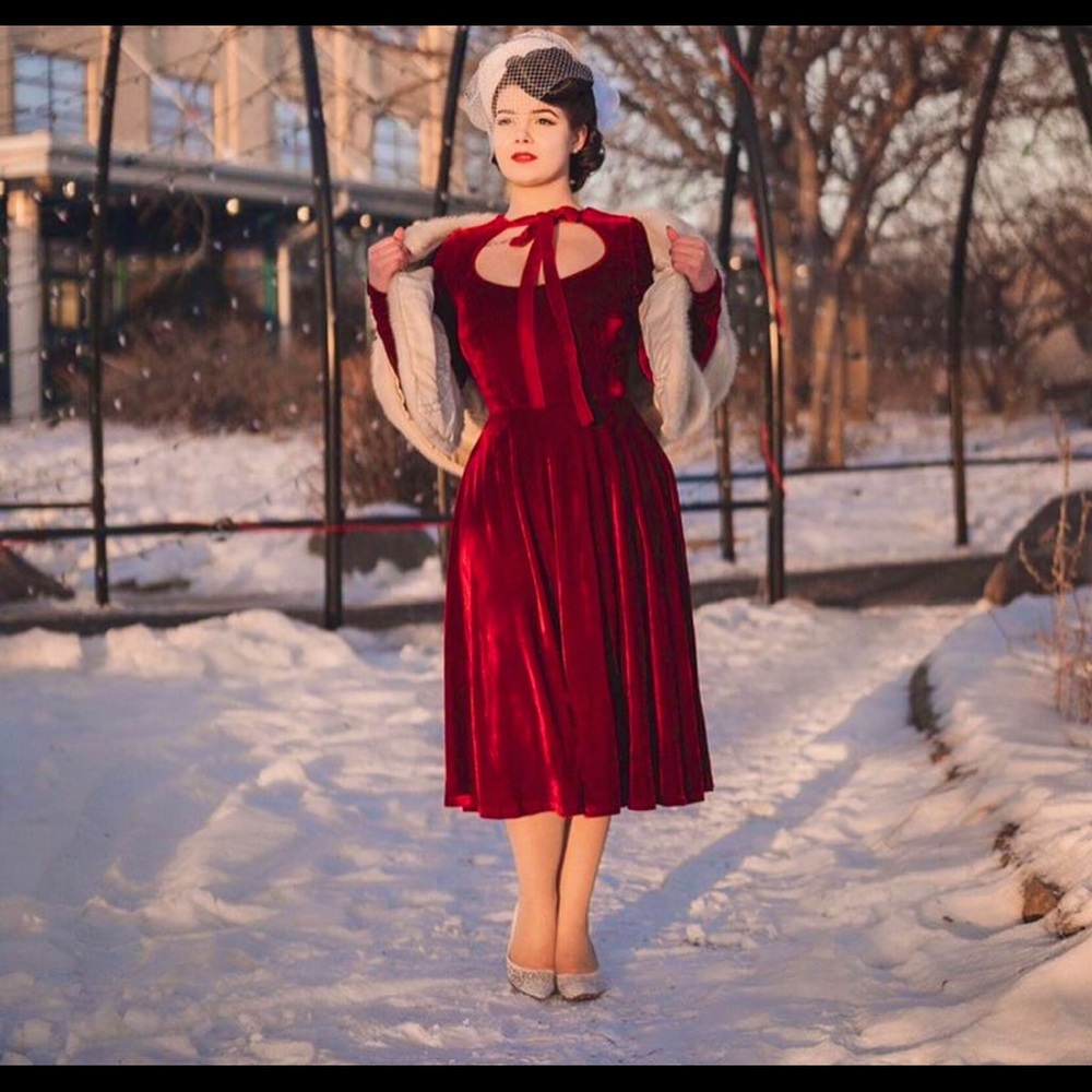 Be Rockabilly Royalty in this Ciara Velvet Dress by Collectif